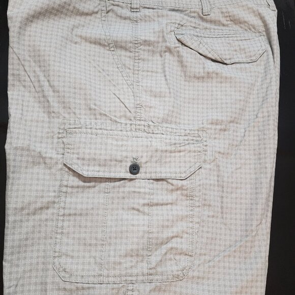 4 Pair Mens IZON patterned shorts  42W - Picture 2 of 9